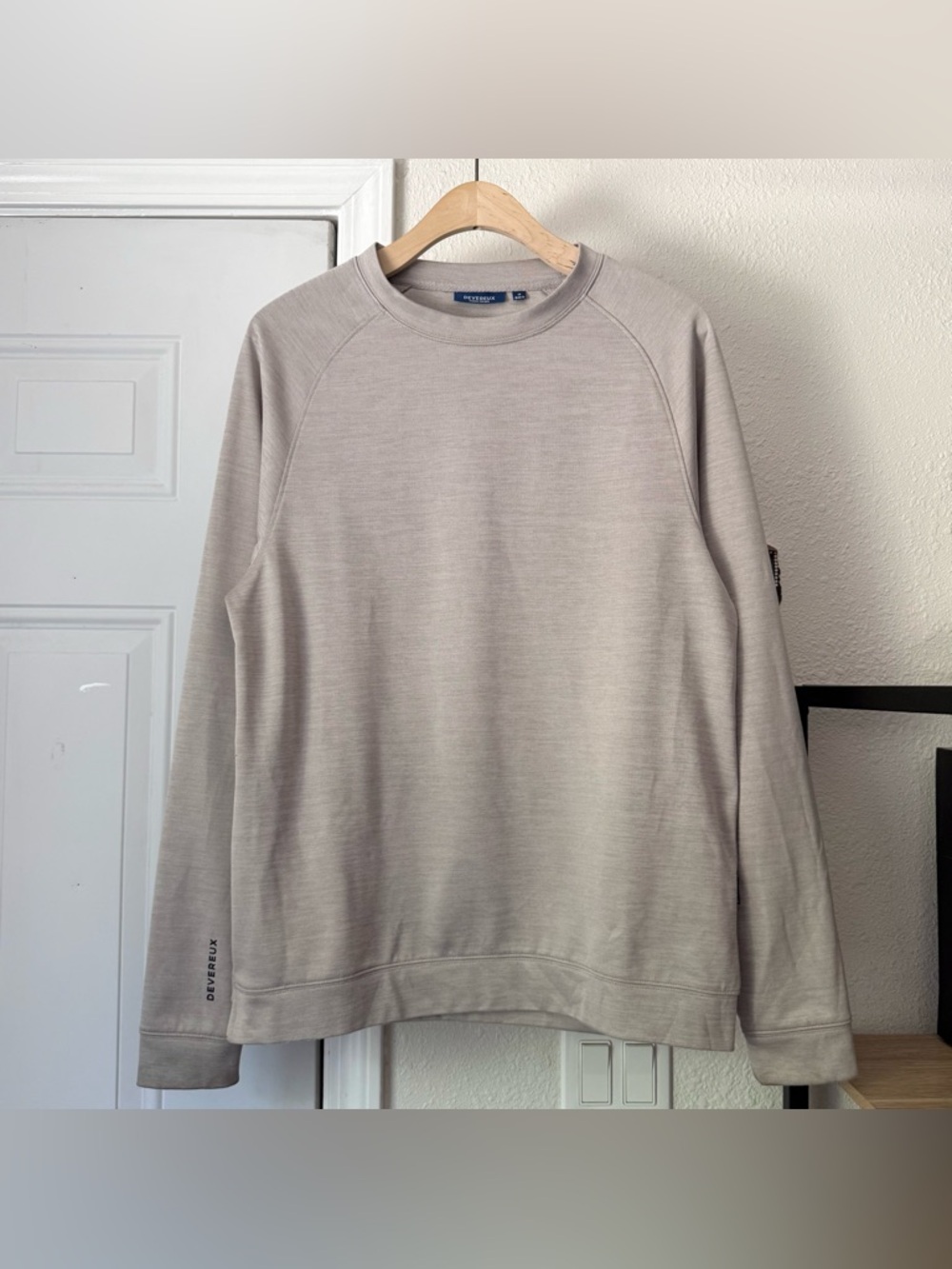 DEVEREUX tan beige‎ men’s athletic crew neck pullover sweater